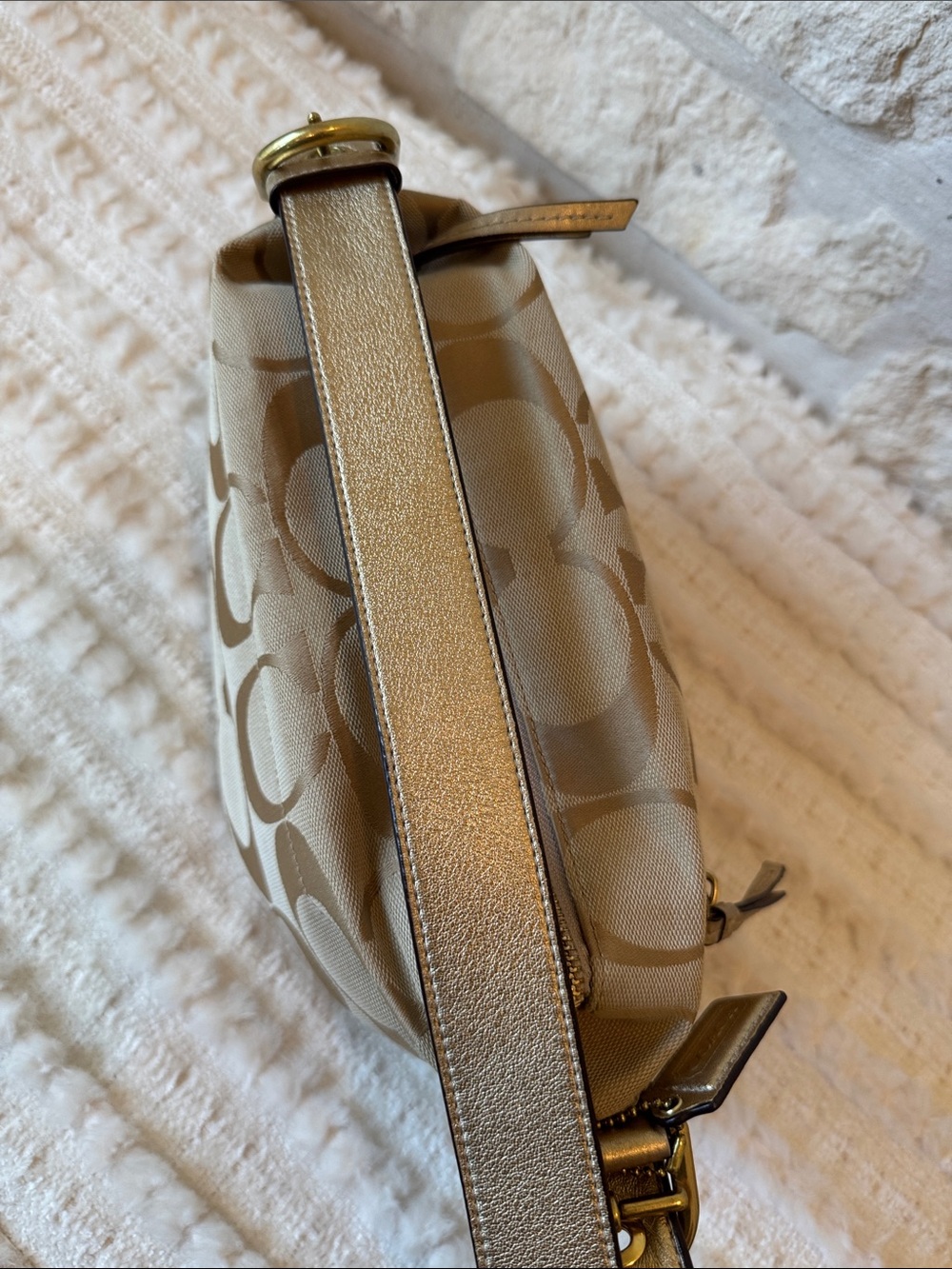 Coach Khaki/Chalk Signature Canvas Shoulder Bag - Like New, Vibrant - Picture 5 of 12